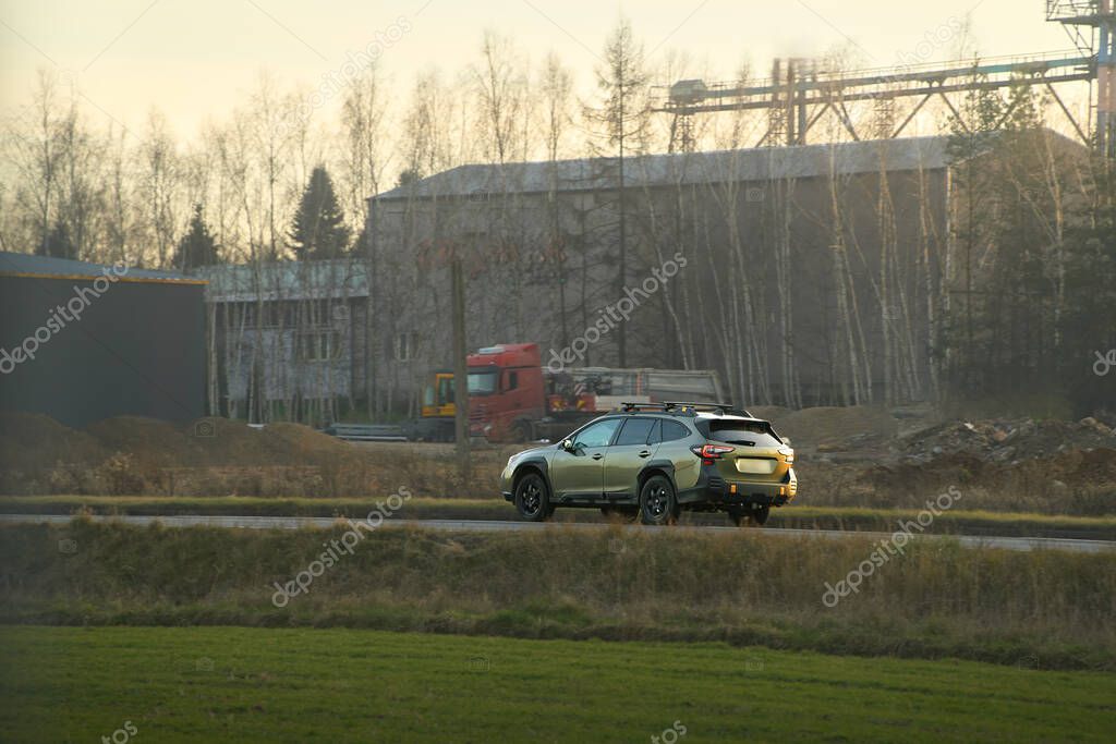 Familienkombi auf der Straße